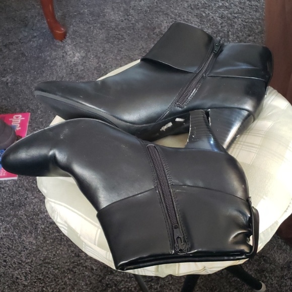 Black booties - Picture 2 of 3